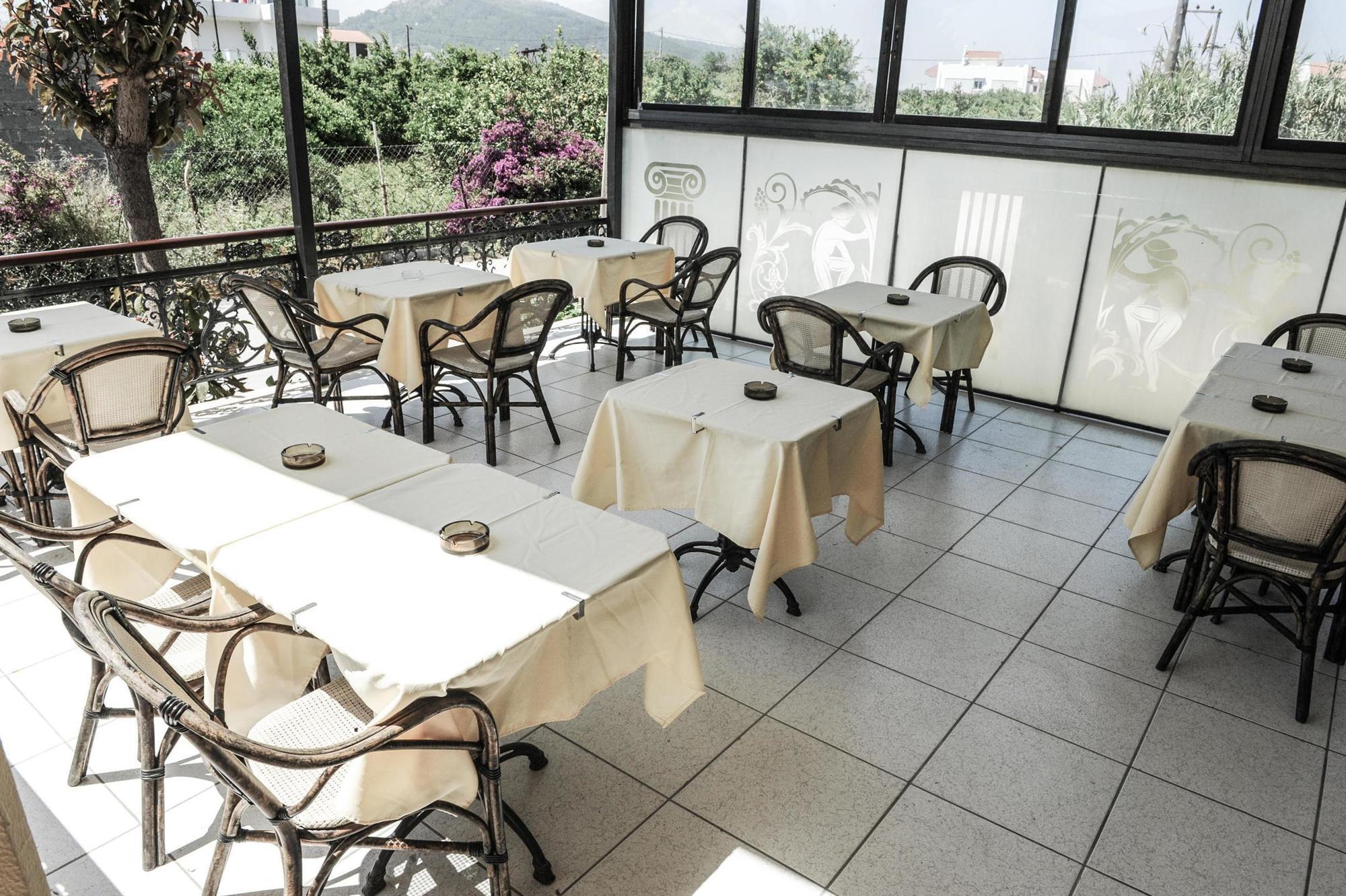 Hotel Margaret Kremasti  Bagian luar foto